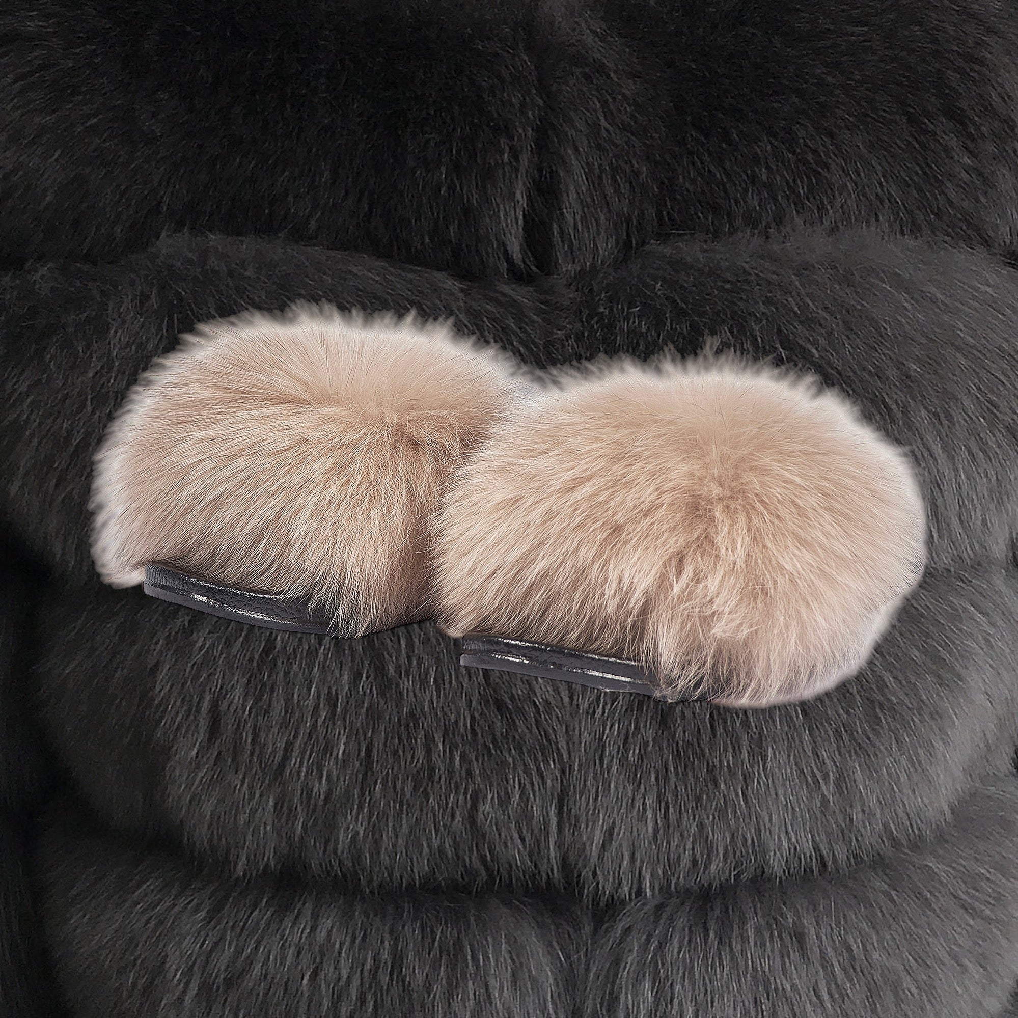 MINI CHARCOAL FUR BALL SLIDES