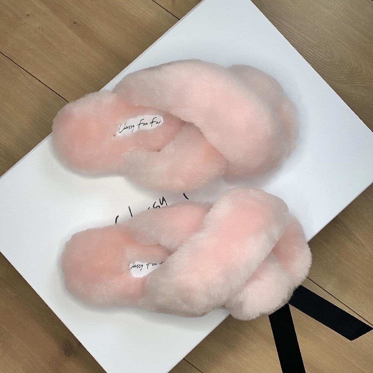 PRETTY PINK COSY CROSSOVER SLIDES